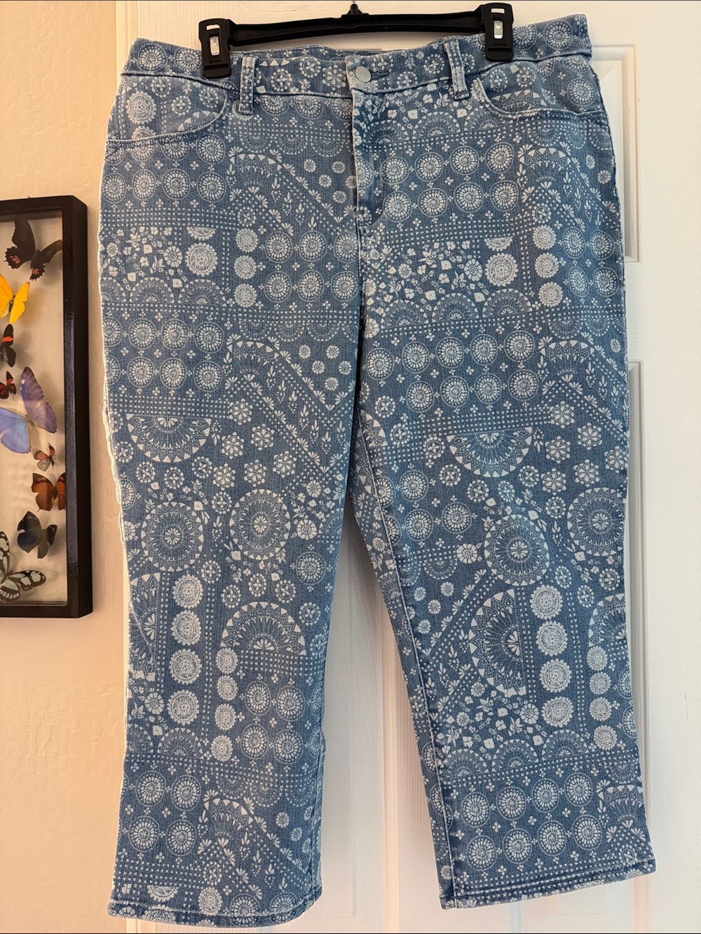 Chico’s Perfect Stretch Girlfriend Slim Leg Cropped Capri Denim Jeans - Size 2